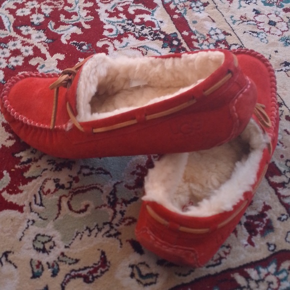 Red Ugg Moccasins 🍒 Sheep Wool Sherling Slippers Rare Color - Picture 12 of 16